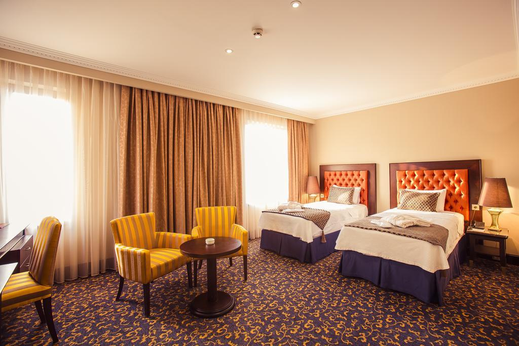Hotel Intourist Palace Batumi Bilik gambar