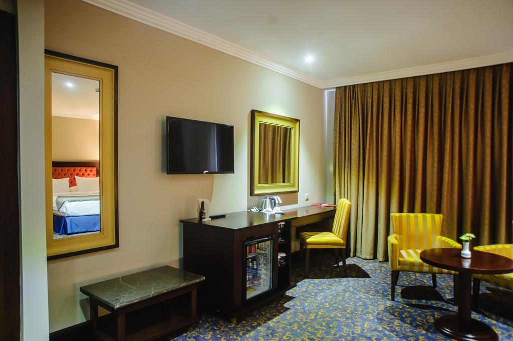 Hotel Intourist Palace Batumi Luaran gambar