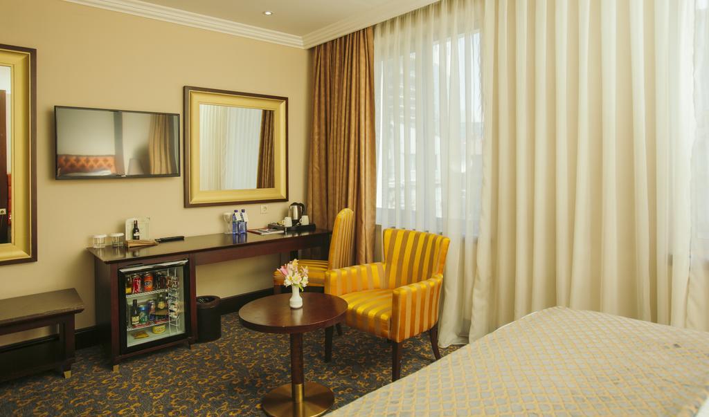 Hotel Intourist Palace Batumi Luaran gambar