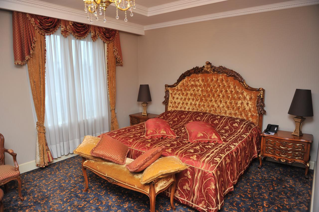 Hotel Intourist Palace Batumi Bilik gambar