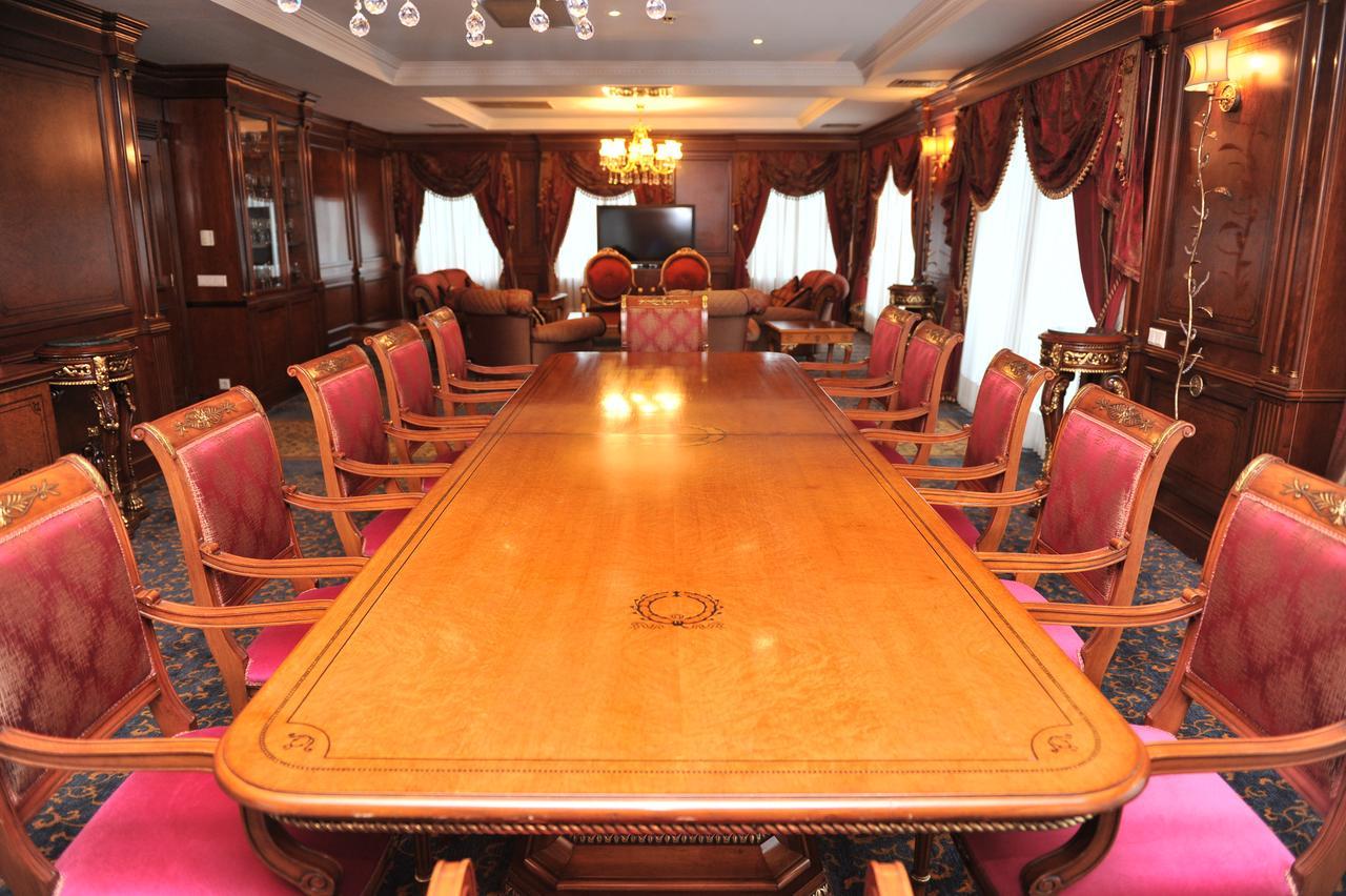 Hotel Intourist Palace Batumi Bilik gambar