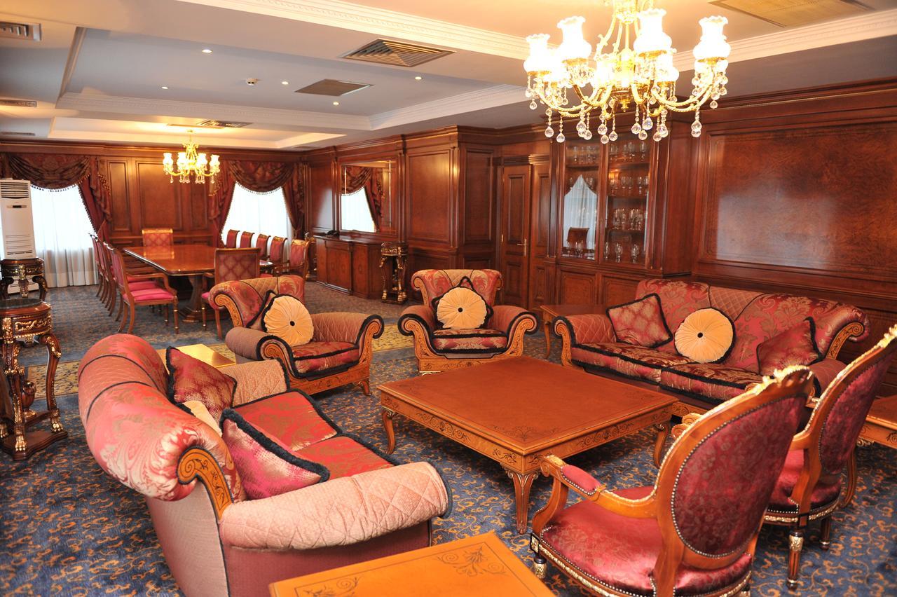 Hotel Intourist Palace Batumi Bilik gambar